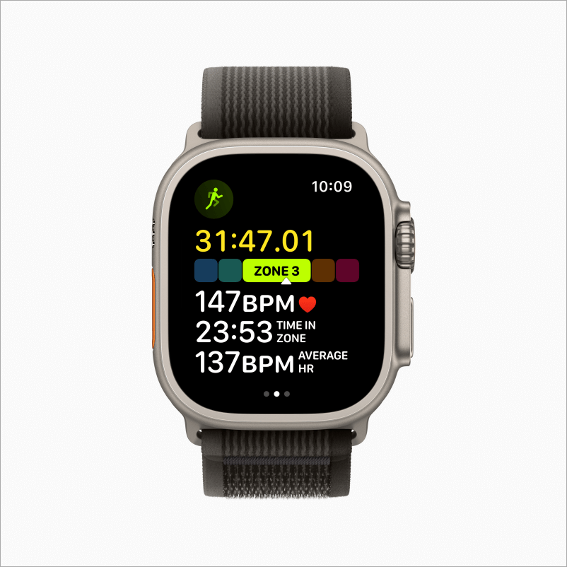 以表現突出的運動員為靈感來源，watchOS 9 在「體能訓練」app 中提供全新的指標、顯示畫面和使用體驗，包括「垂直振盪」、「心率區間」和「自訂體能訓練」