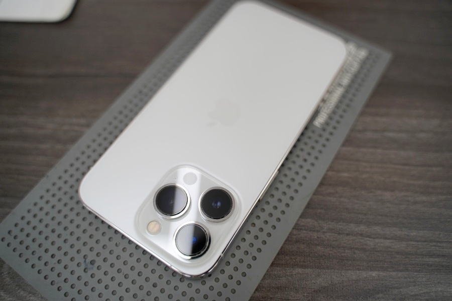 iPhone 鏡頭破裂維修